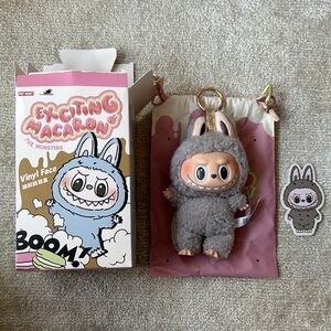 The Monsters Exciting Macaron Vinyl Face Labubu - Sesame Bean